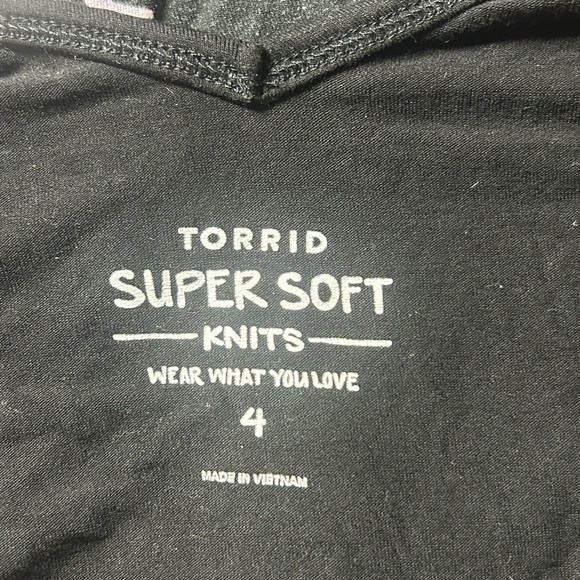 Torrid Off-the-Shoulder Floral Top - Size 4X - Picture 2 of 3